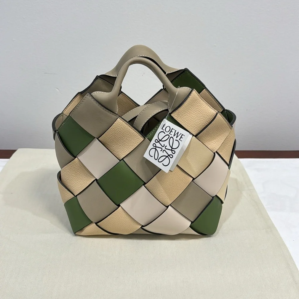 LOEWE PURSE - Picture 3 of 7